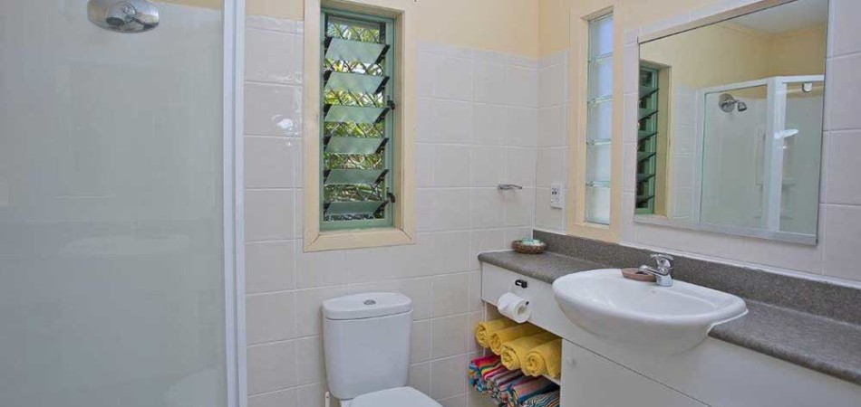 Whitesands bathroom