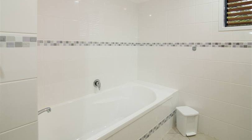 upstairs-bath